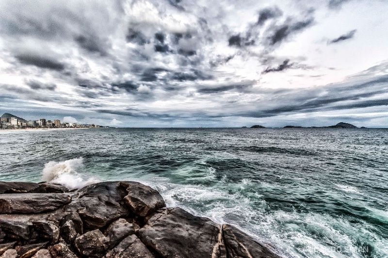 Cielo Tormentoso en Playa de Ipanema