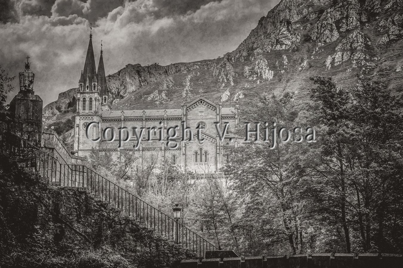 Santiago de Covadonga b/n